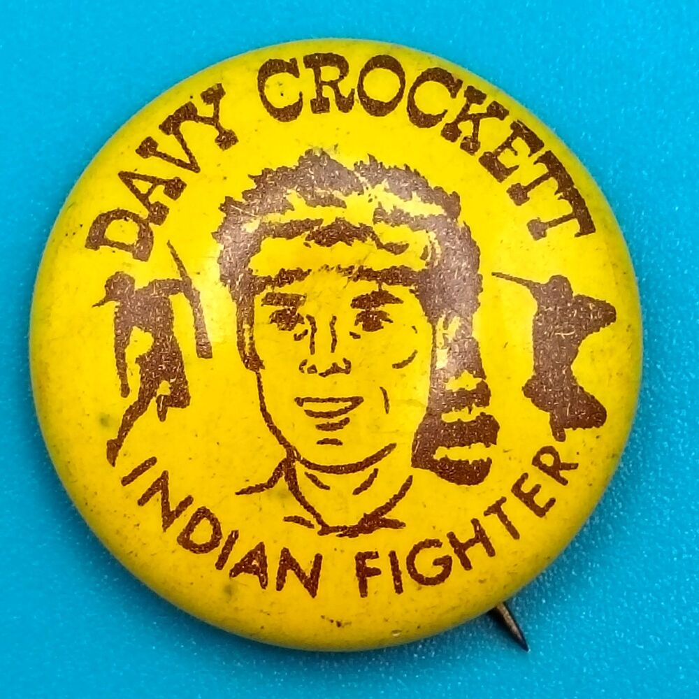 Davy Crockett Indian Fighter Pin Vintage Circa 1950 Button Litho Alamo Texas 50s
